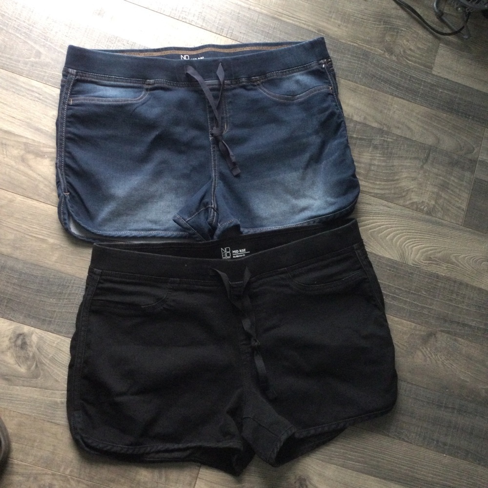 2 pair women’s shorts EUC